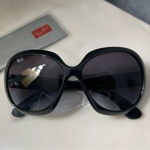 Ray-Ban Jackie Ohh II RB 4098 black with grey gradient BRAND NEW Retail $178